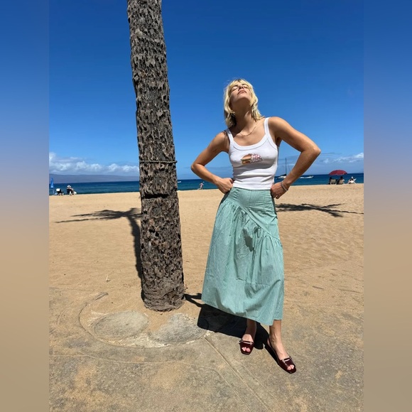Lisa Says Gah Dresses & Skirts - LISA SAYS GAH Maeve Midi Skirt in Green Stripe Size XS